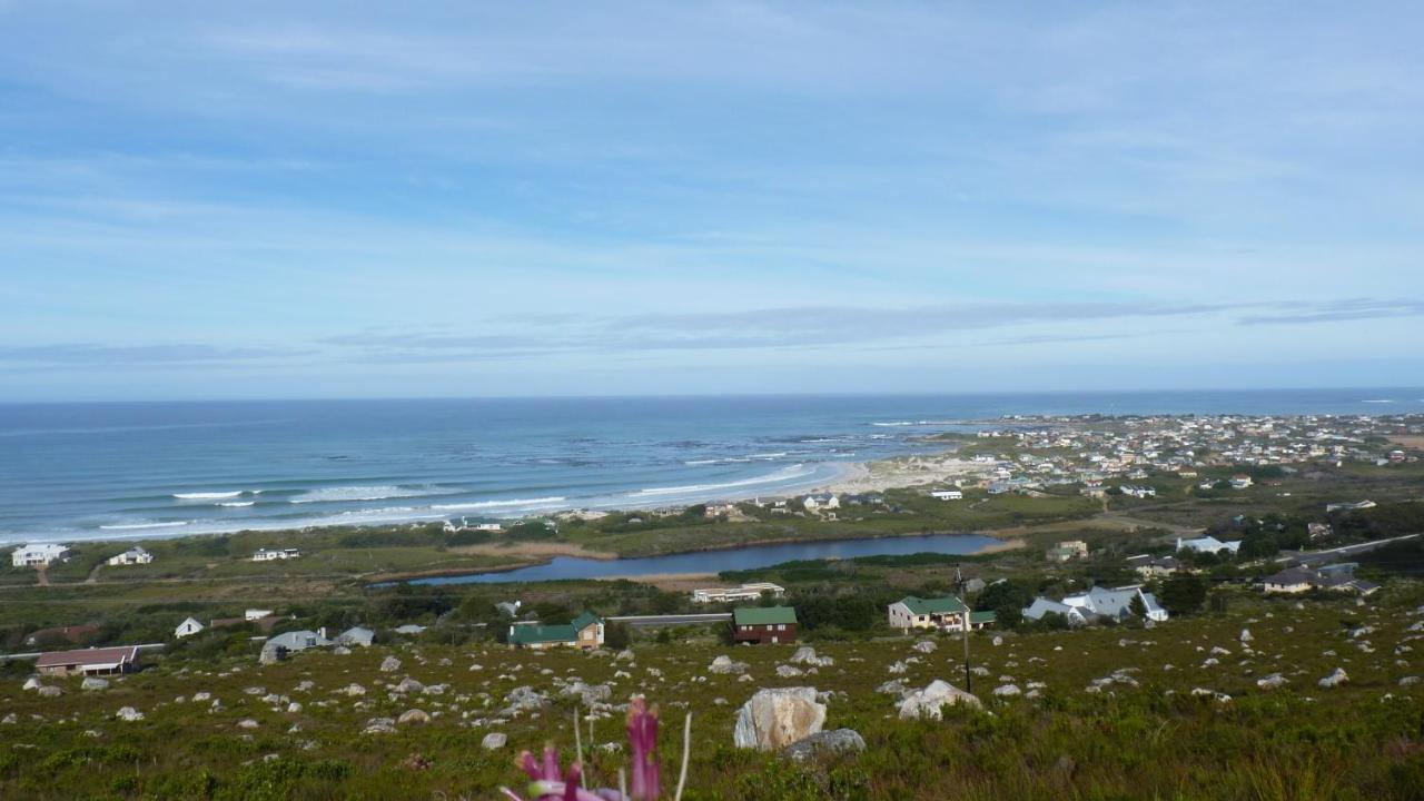 The Trailhouse Hotel Bettyʼs Bay Екстериор снимка