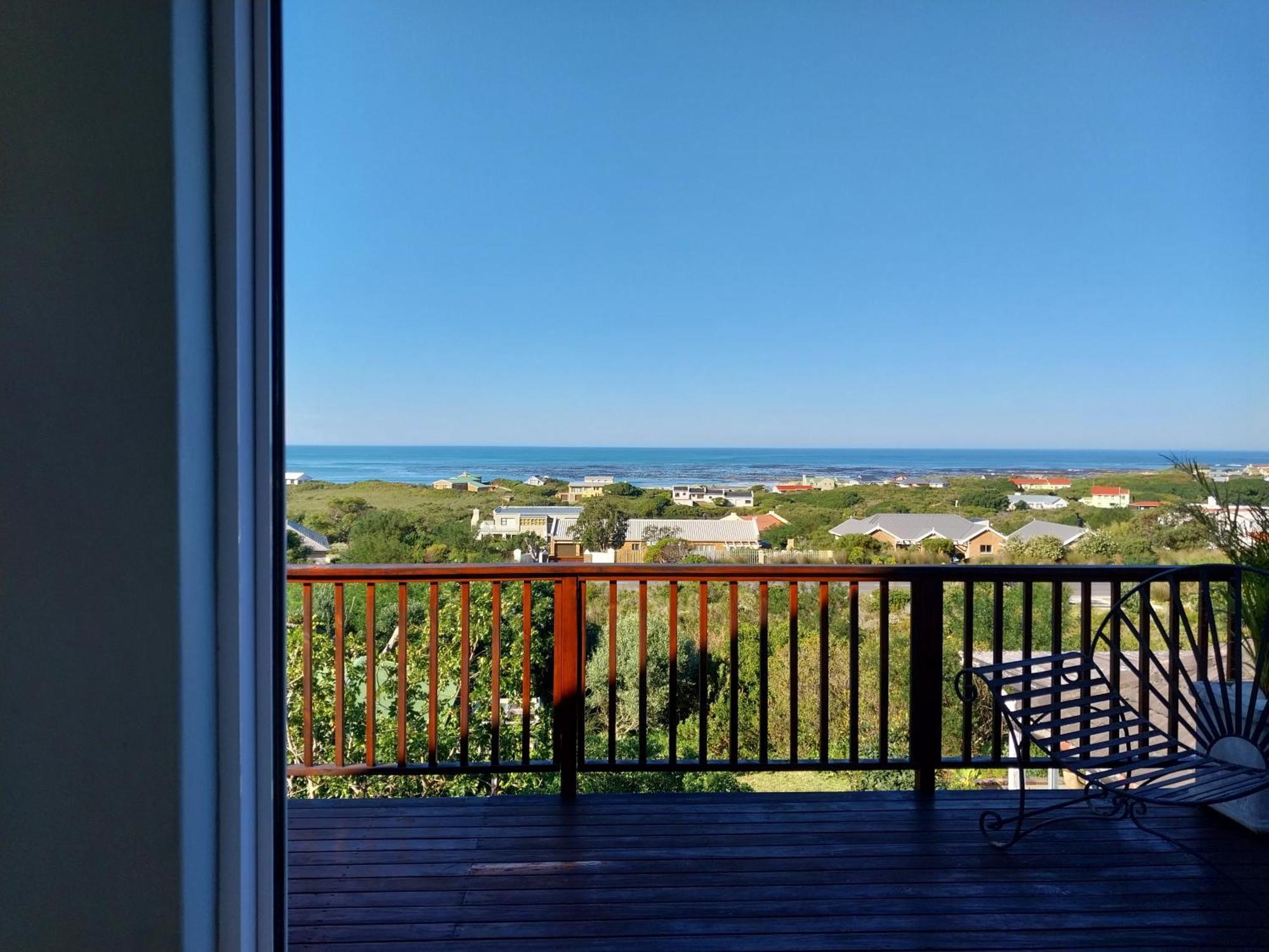 The Trailhouse Hotel Bettyʼs Bay Екстериор снимка