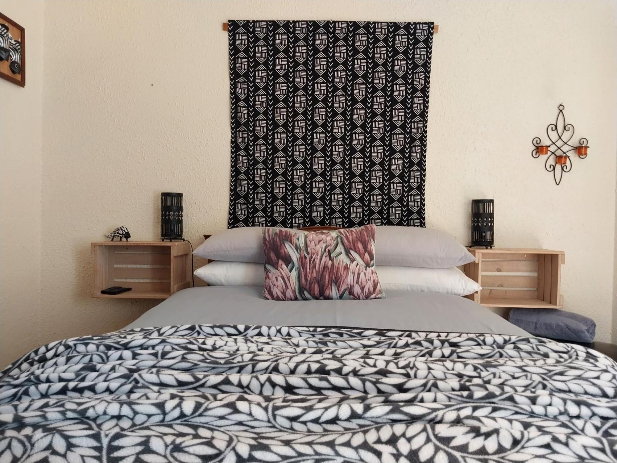 The Trailhouse Hotel Bettyʼs Bay Екстериор снимка