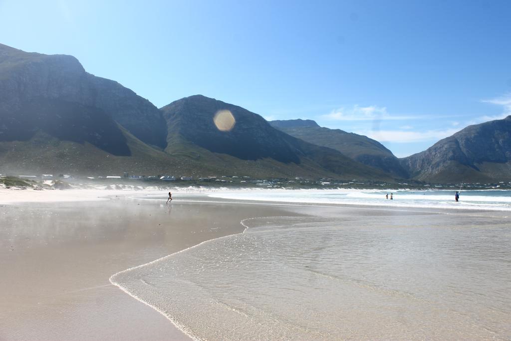 The Trailhouse Hotel Bettyʼs Bay Екстериор снимка