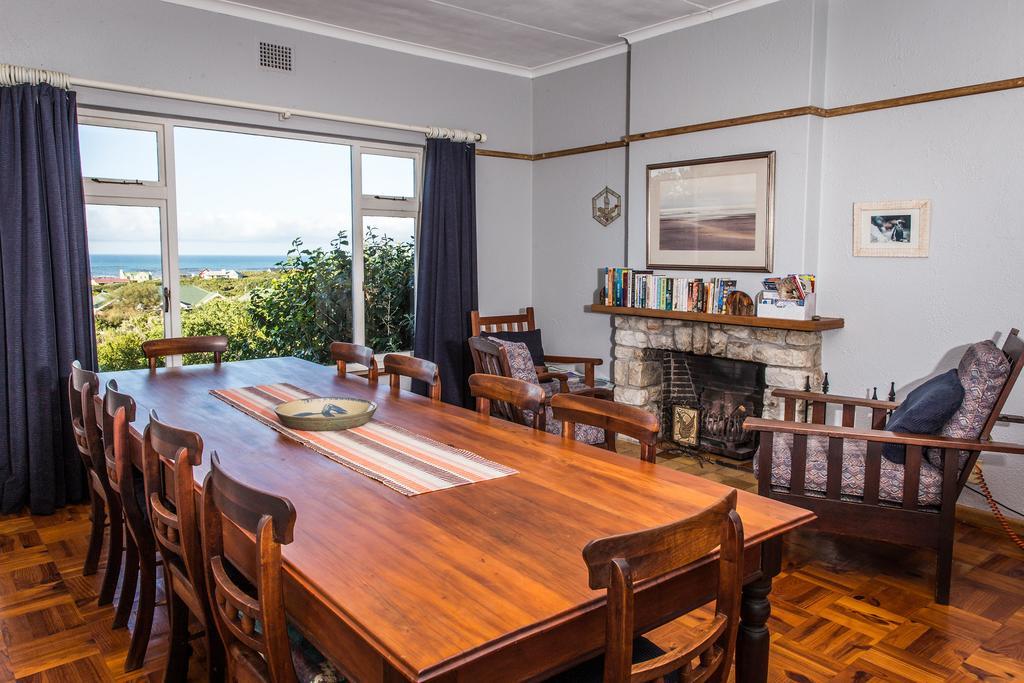 The Trailhouse Hotel Bettyʼs Bay Екстериор снимка