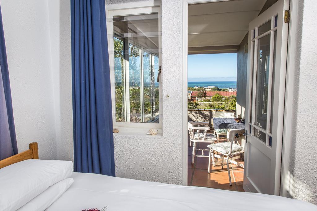 The Trailhouse Hotel Bettyʼs Bay Екстериор снимка